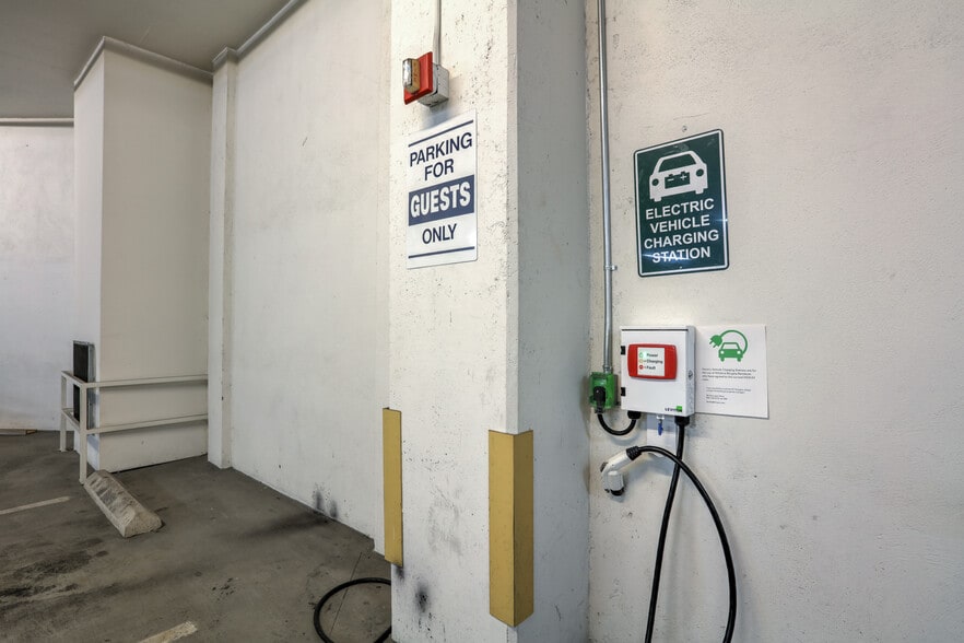 Building Photo - 12222 Wilshire Blvd