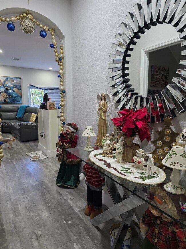 Building Photo - 4972 SW 127th Ave