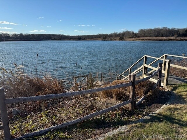 Building Photo - 123 Seneca Dr