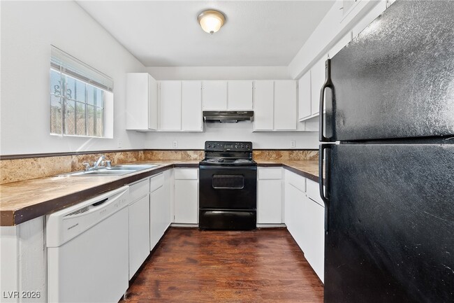 Building Photo - 24 Rose St