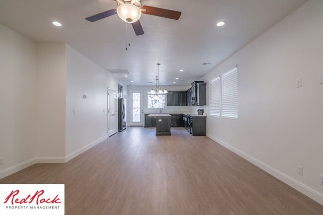 Building Photo - St. George 3 Bedroom Single-Level Home–$30...
