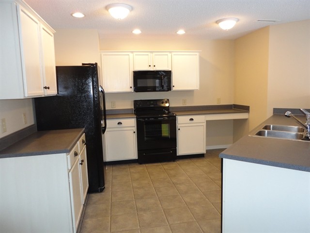 Building Photo - 10395 Butler Dr