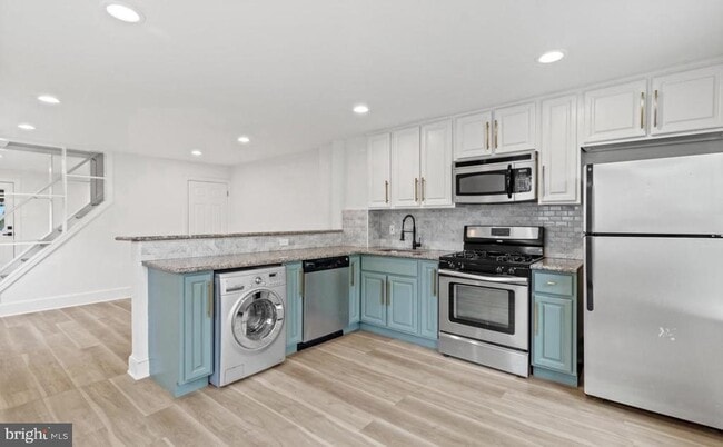 Building Photo - 713 Haverford Rd