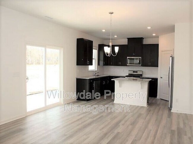 Building Photo - 125 Willow Grove Ln