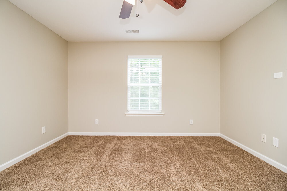 Building Photo - 159 Lyndhurst Dr