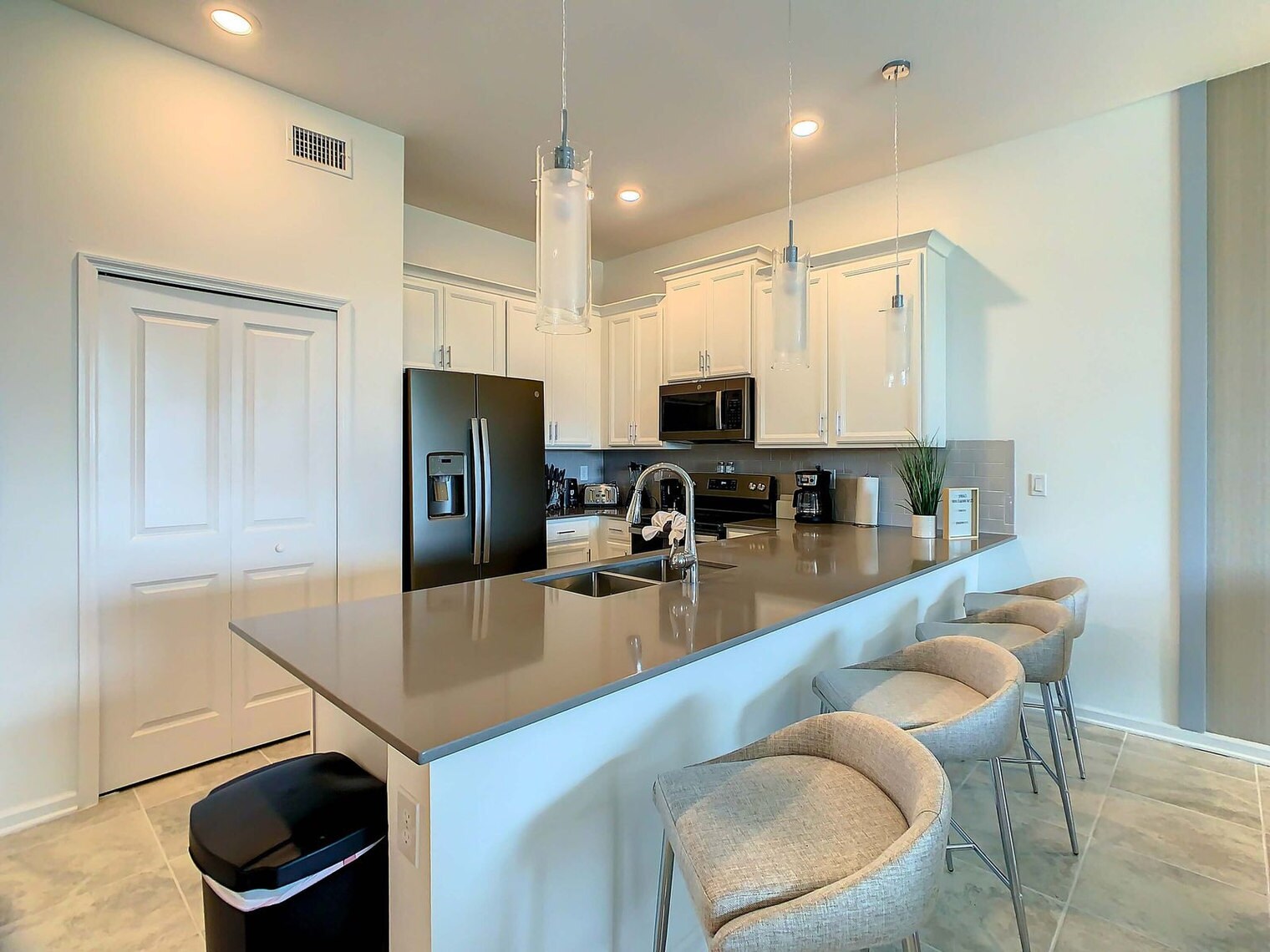 Building Photo - 955 Splash Shot Pl