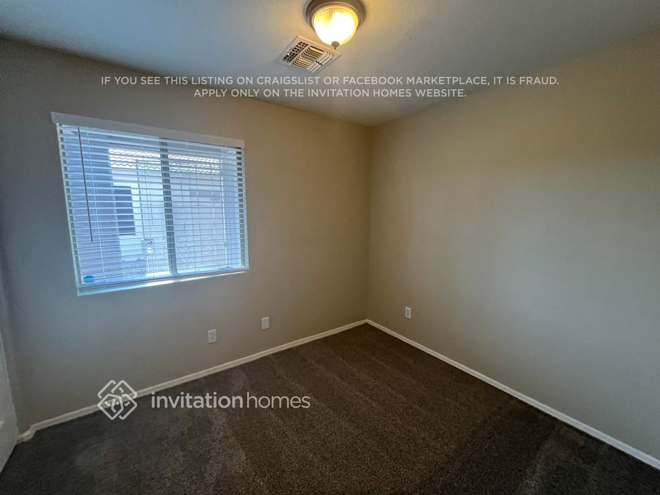 Building Photo - 15508 W Port Royale Ln