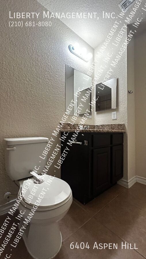 Building Photo - 6404 Aspen Hill