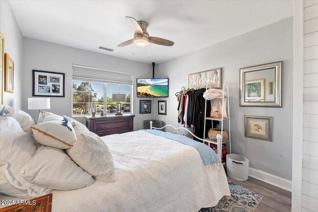 Building Photo - 4304 E Milton Dr