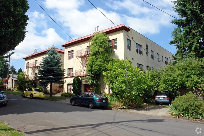 Building Photo - 9 NE 31st Ave