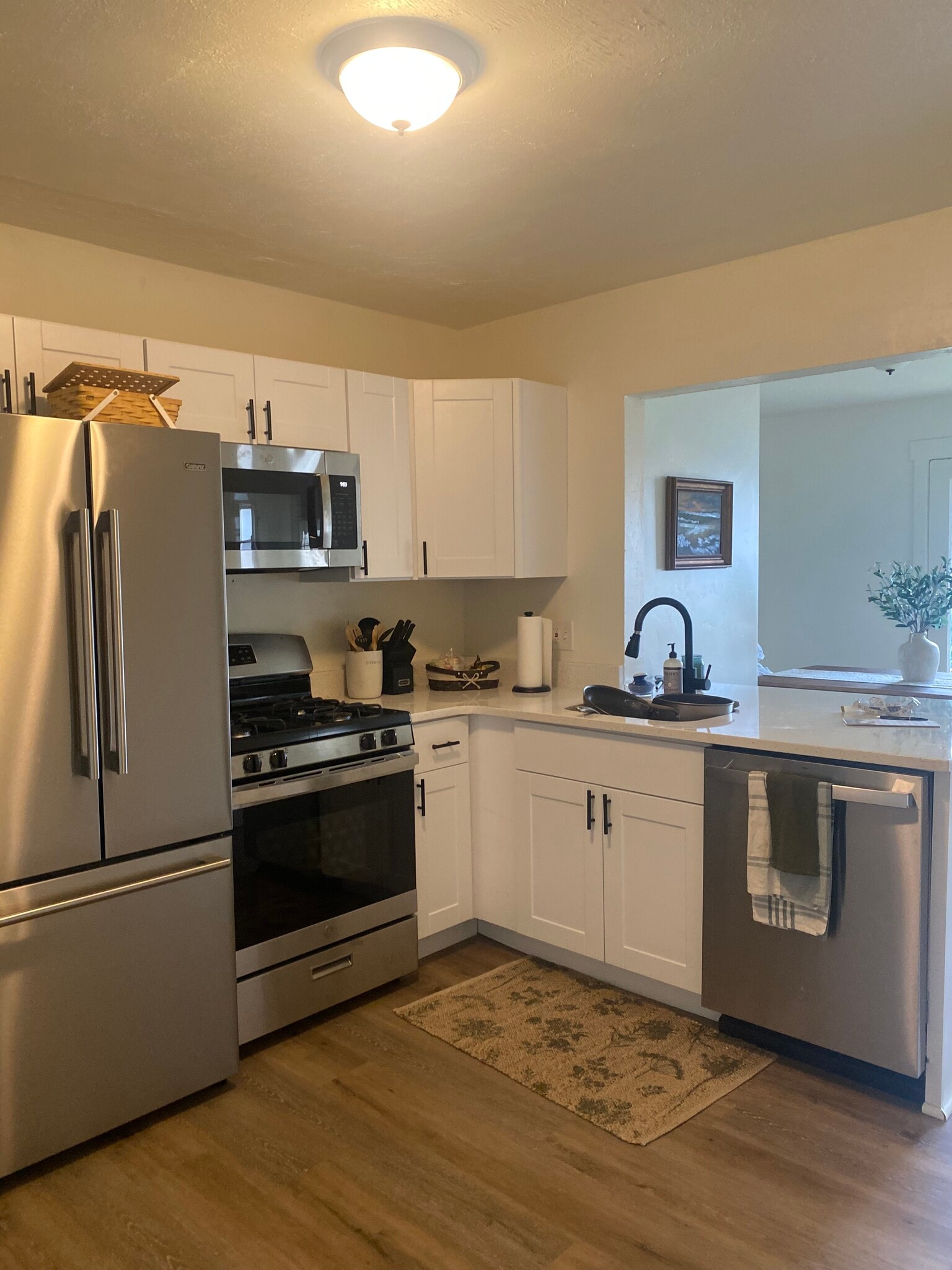 Building Photo - 270 E 400 N