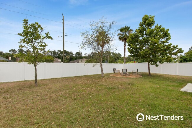 Building Photo - Four Bedroom Just Off Amelia Concourse!