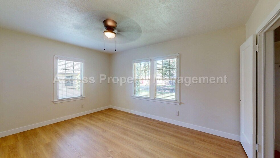 Building Photo - 1200 Sycamore St