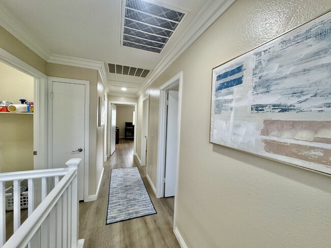 Building Photo - Elegant 4 Bed, 3 Bath Fully Furnished Hous...