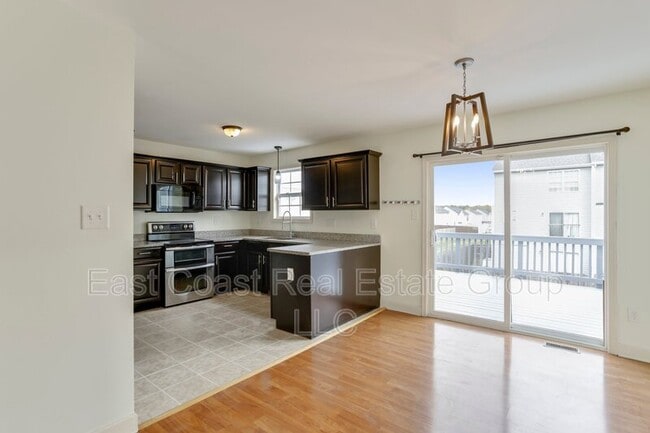 Building Photo - 38 Envy Ct