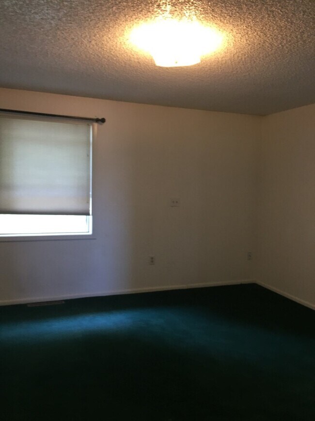 Building Photo - 7141 12 Mile Rd
