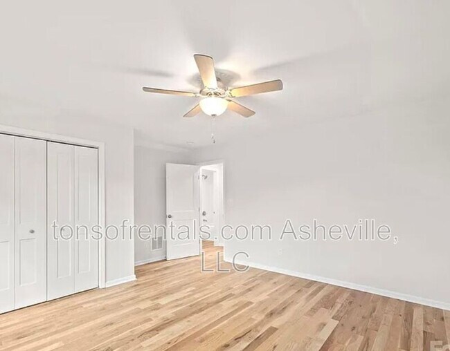 Building Photo - 7 Berry Crst Ln