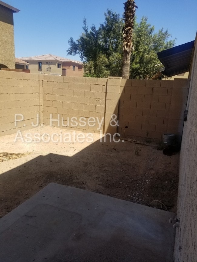 Building Photo - 3015 E Paradise Ln #102