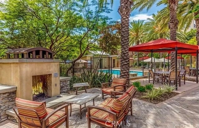 Building Photo - 16 Compass Ct