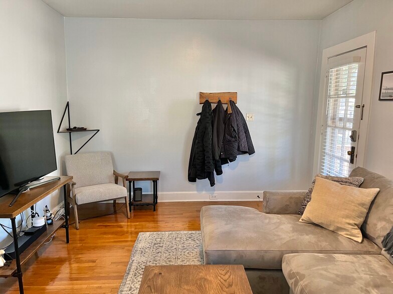 Building Photo - 2909 Portsmouth Ave