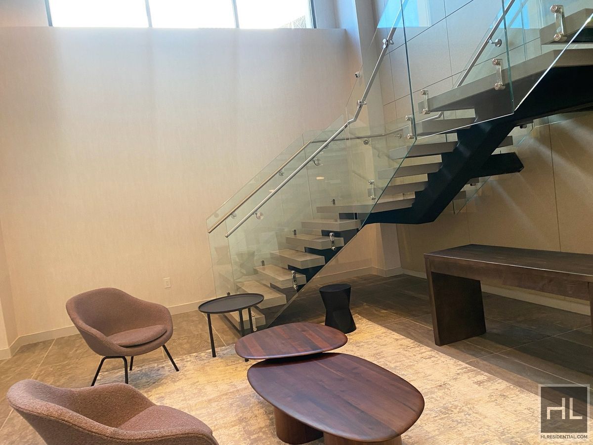 Building Photo - A 40 Road