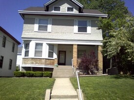 Building Photo - 526 Riddle Rd