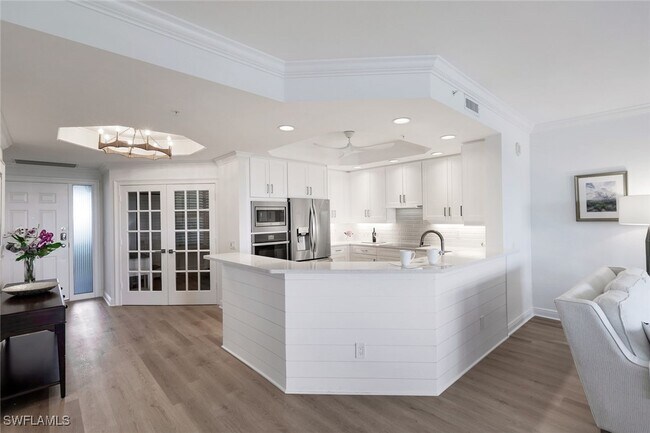 Building Photo - 425 Cove Tower Dr