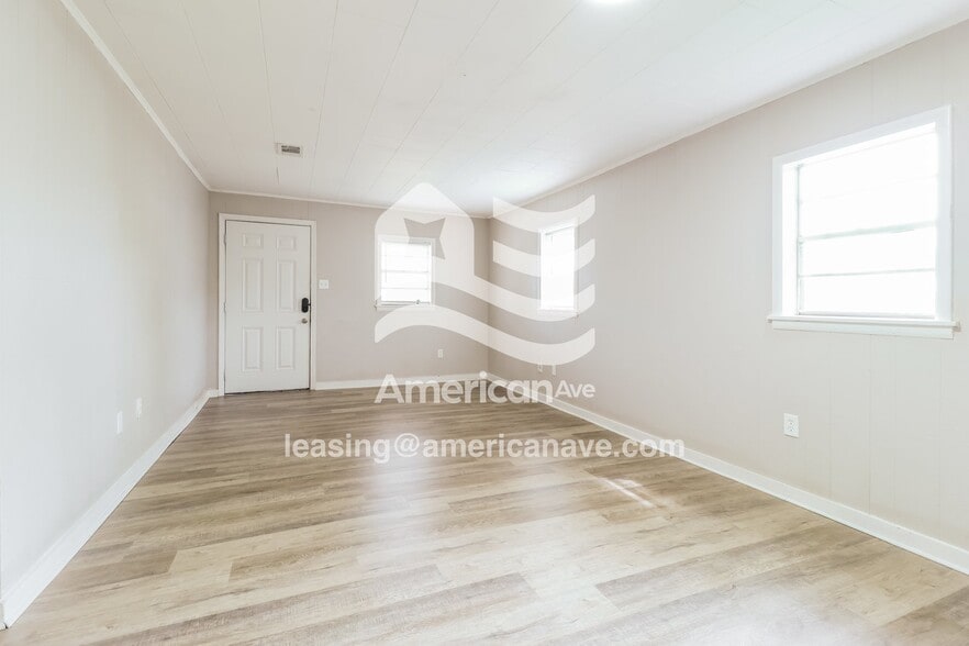 Building Photo - 1267 Hamilton St
