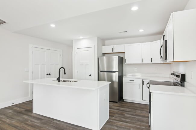Building Photo - 4007 Cedar Fls Ln