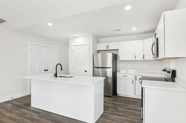 Building Photo - 4040 Cedar Fls Ln