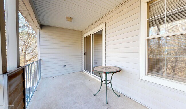 Building Photo - 1019 Waters Edge Dr