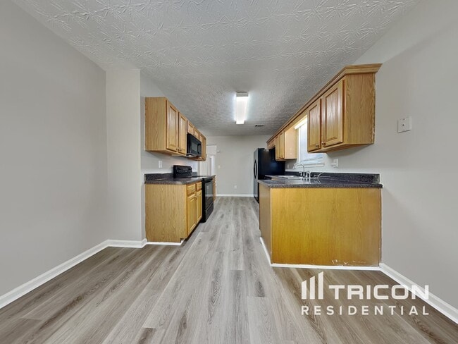 Building Photo - 1437 Gates Cir SE