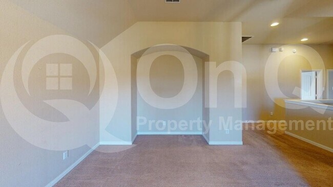 Building Photo - 5804 Valley Haven Way
