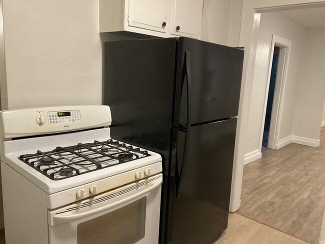 Building Photo - 1926 Eby Ave