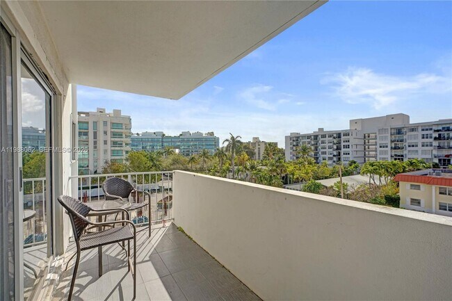 Building Photo - 1075 92nd St