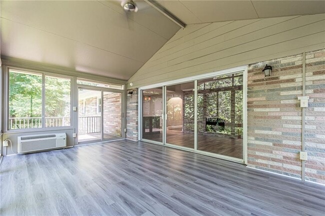 Building Photo - 1574 Old Spring House Ln