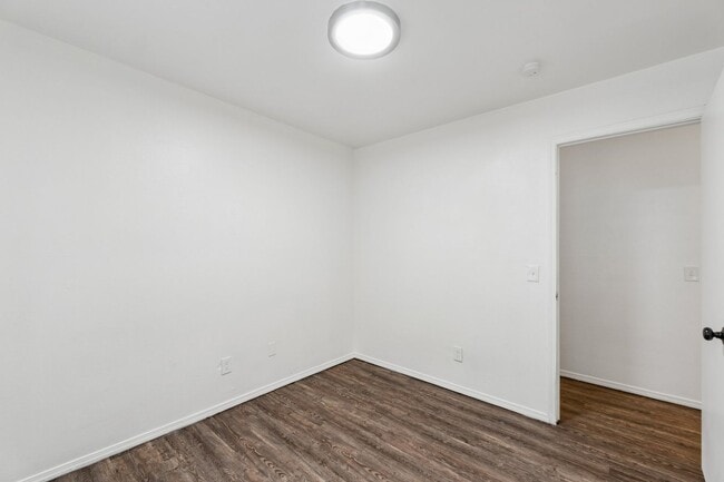 Building Photo - 3 bedroom 2.5 bath - NW Highway and Rockwell
