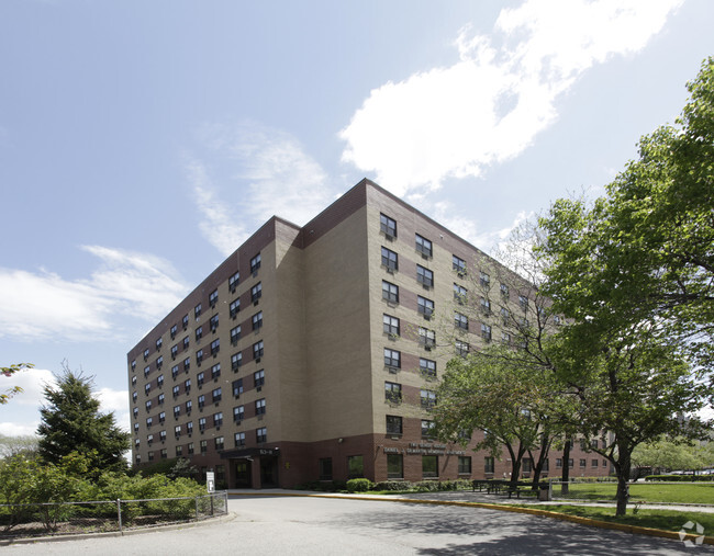 Primary Photo - Daniel Gilmartin Apartments