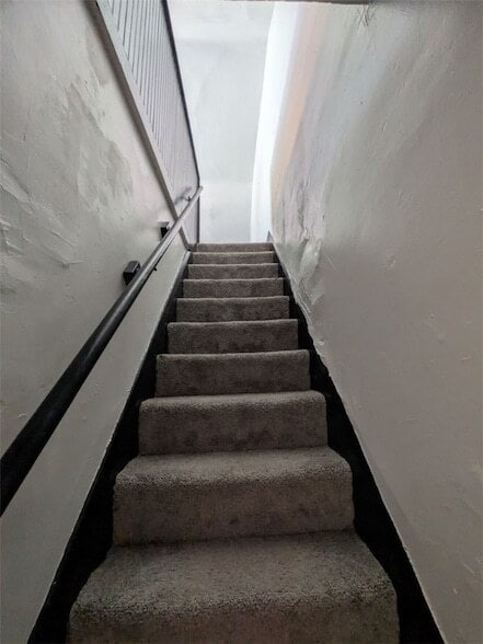 Building Photo - 1818 Westmont Ave