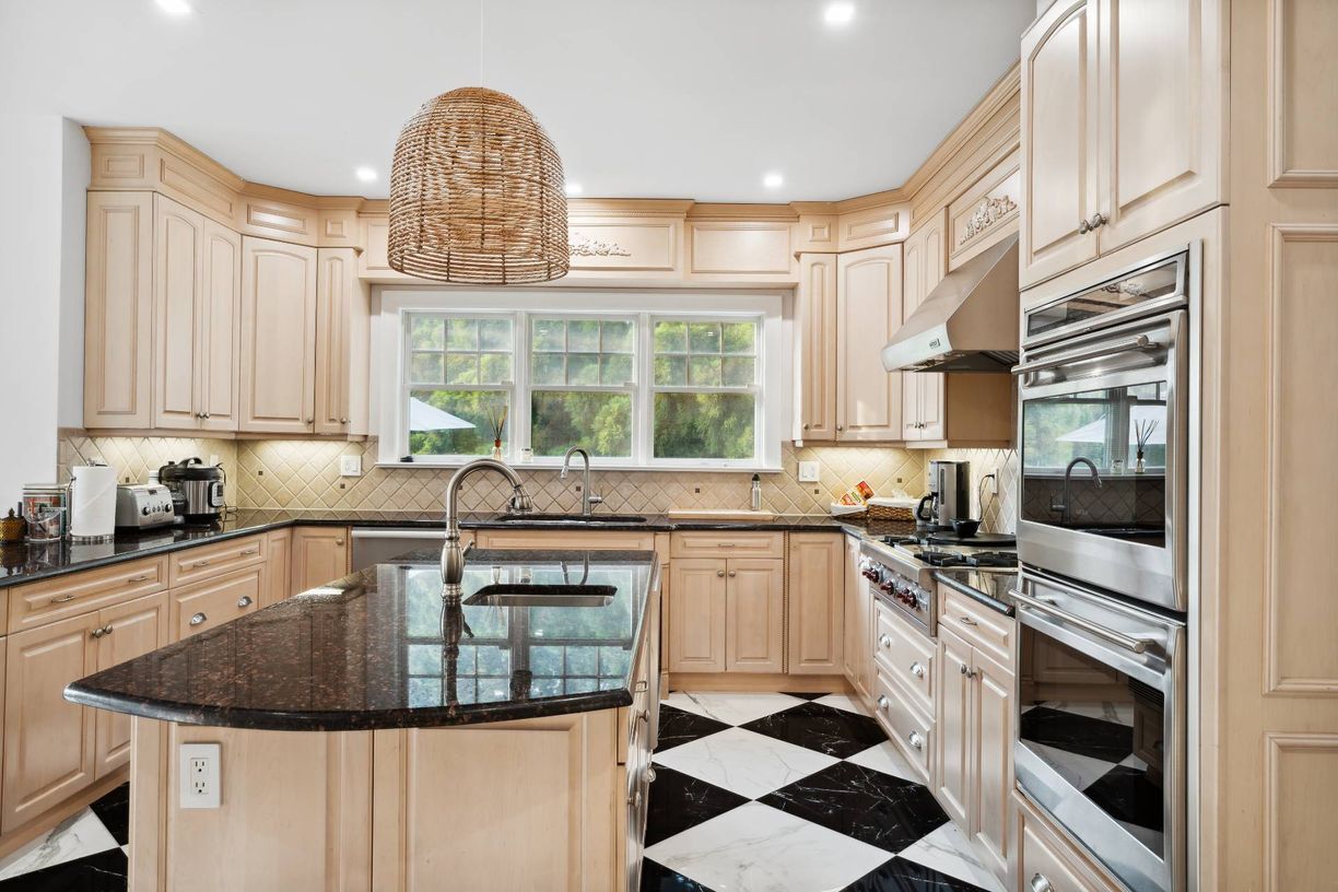 Building Photo - 15 Parrish Pond Ln