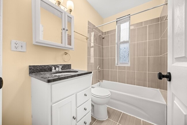 Building Photo - 6649 S Rhodes Ave