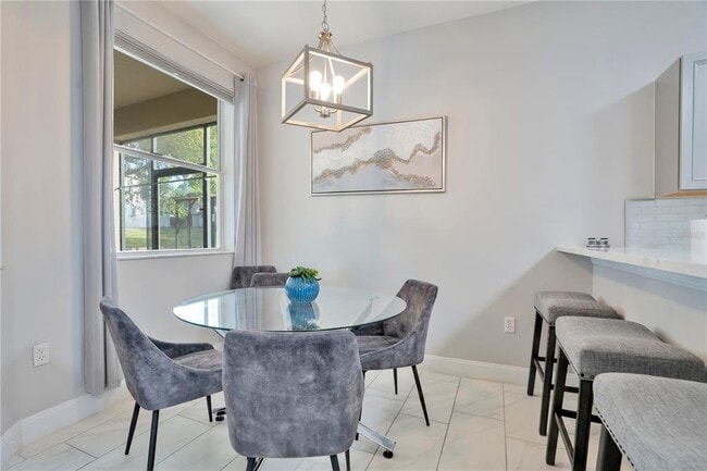 Building Photo - 544 Pineloch Dr