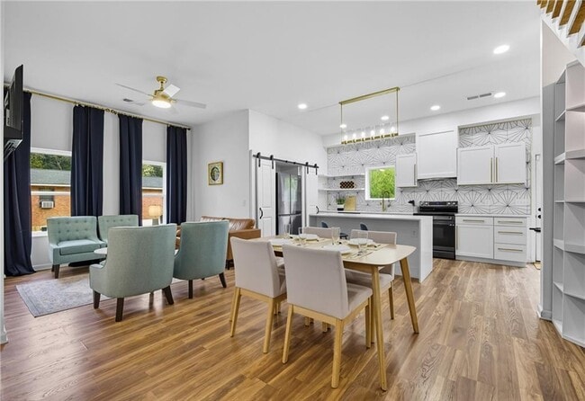 Building Photo - 1278 Plaza Ave SW