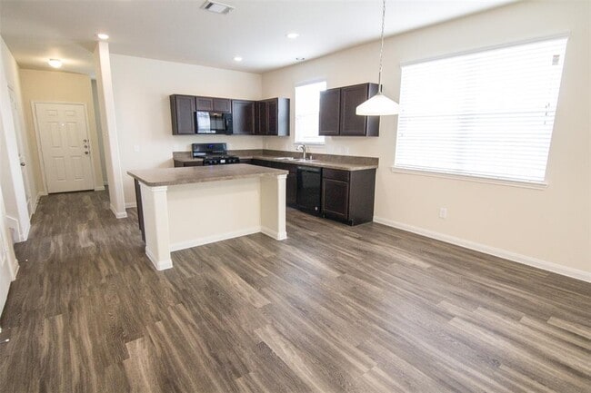 Building Photo - 29603 Woodsons Shore Dr
