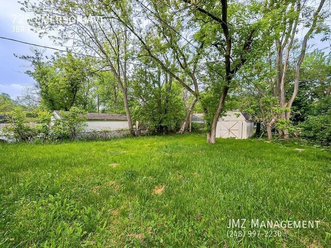 Building Photo - 725 Emerson Ave
