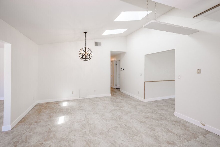 Building Photo - 23531 Via Barra