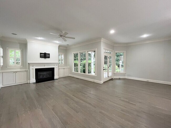 Building Photo - 535 Guilford Cir