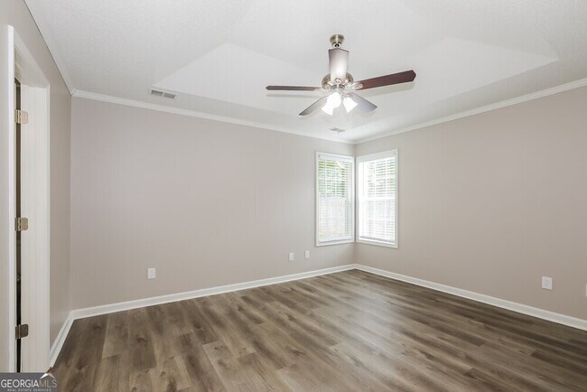 Building Photo - 505 Sarah's Ln