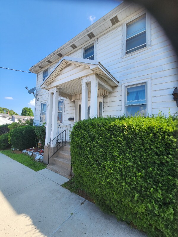 118 W Allegheny St 118 W Allegheny St Martinsburg PA 16662