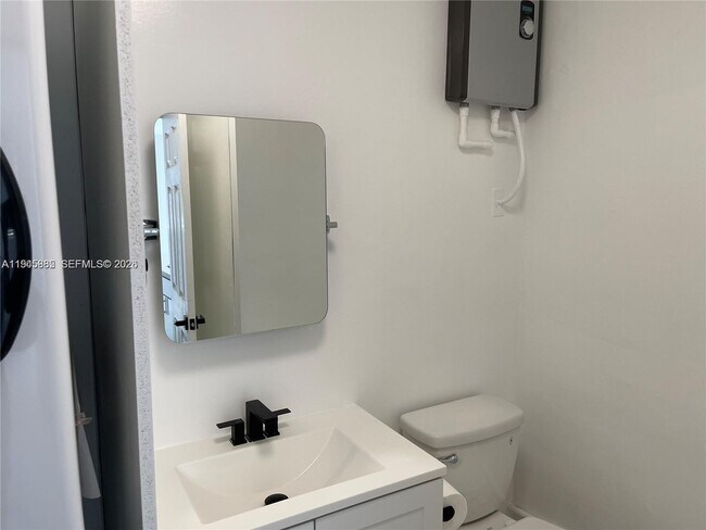 Building Photo - 1541 N 71st Terrace